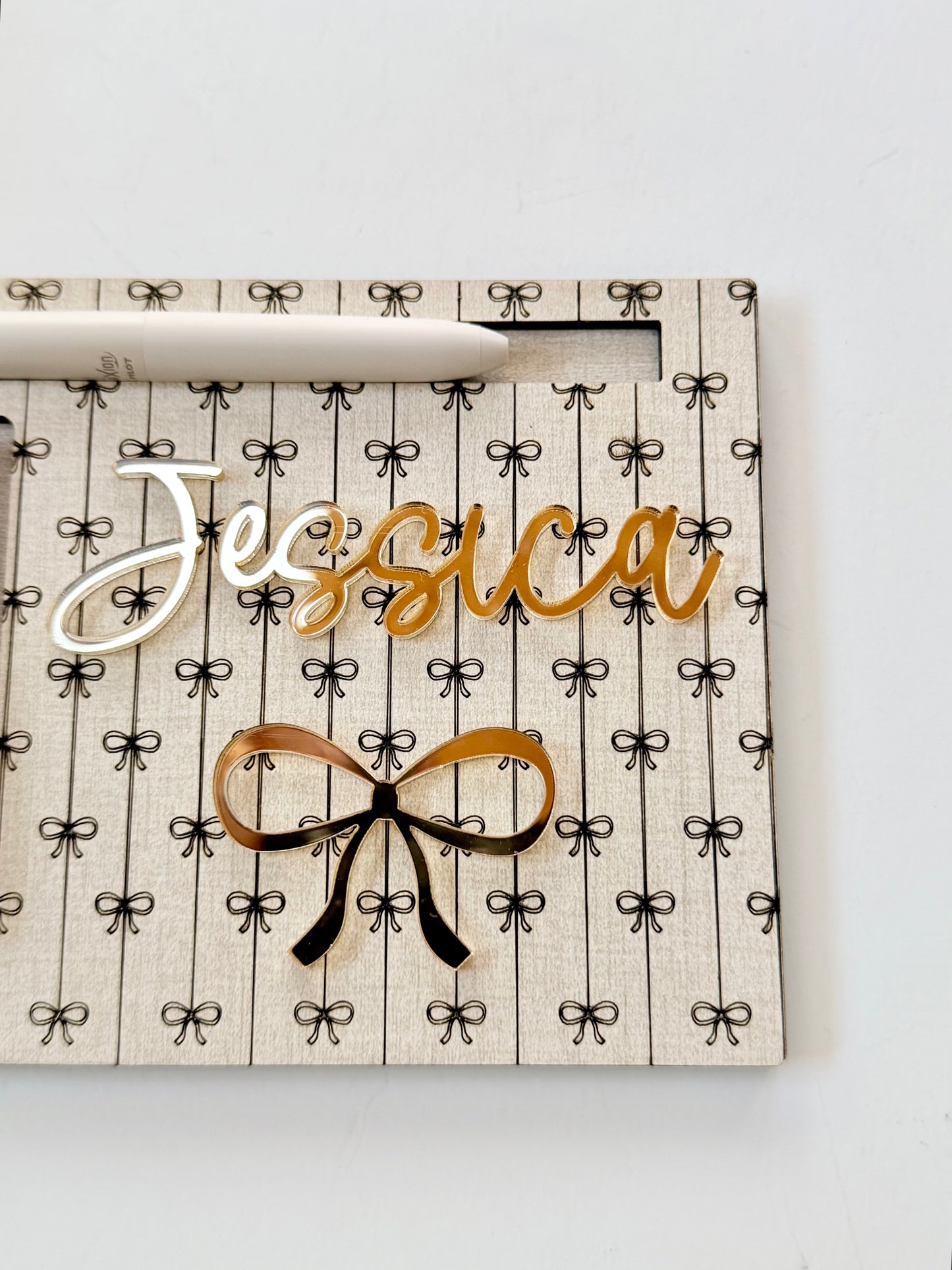 Coquette Bow Wooden Sticky Note Holder – 4 Elegant Designs with Gold Details |  Optional Personalization – Desk Organizer for Home, Office, or Teacher Gifts