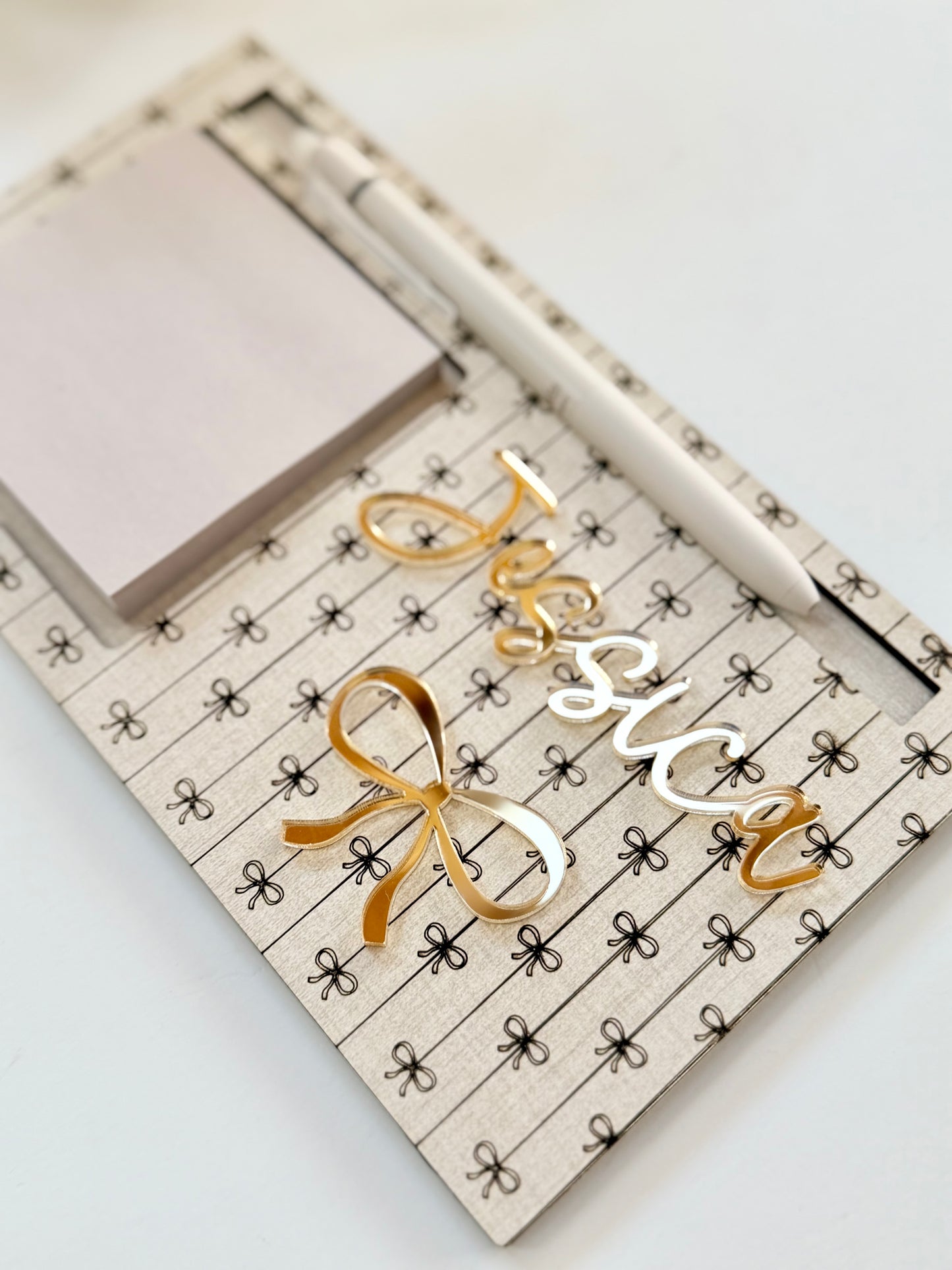 Coquette Bow Wooden Sticky Note Holder – 4 Elegant Designs with Gold Details |  Optional Personalization – Desk Organizer for Home, Office, or Teacher Gifts