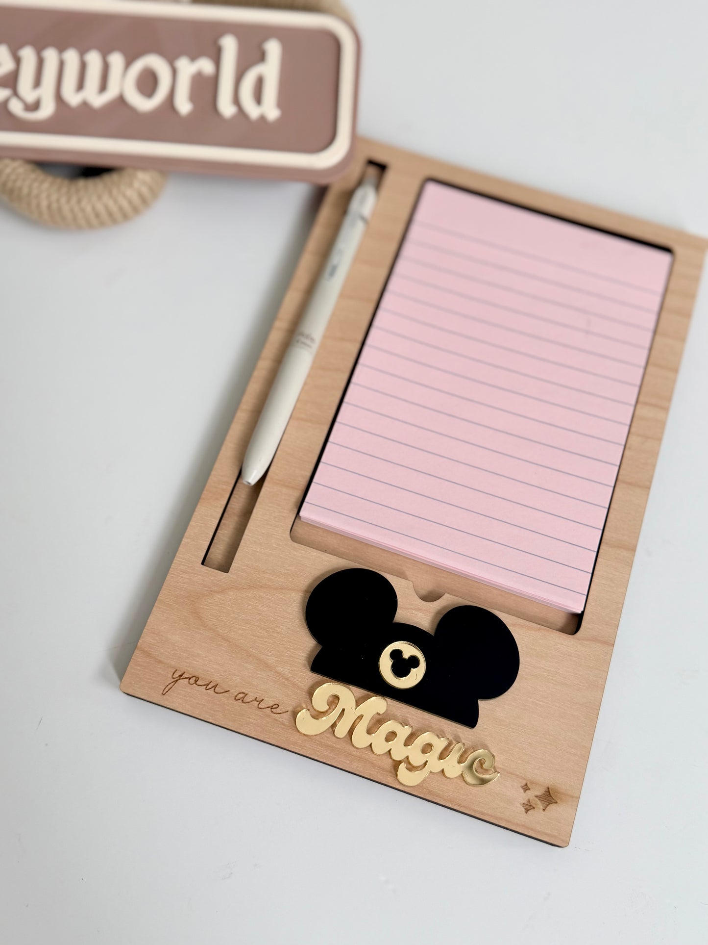 Magic Maker Note Pad + Pen holder